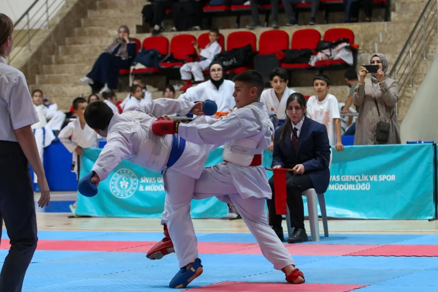 Karate maçlarında büyük çekişme