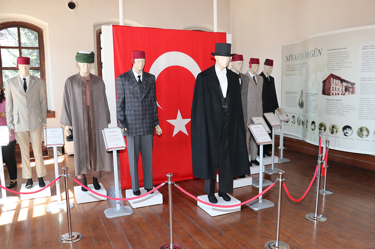 Sivas'ta Milli Mücadele Kıyafet Sergisi açıldı