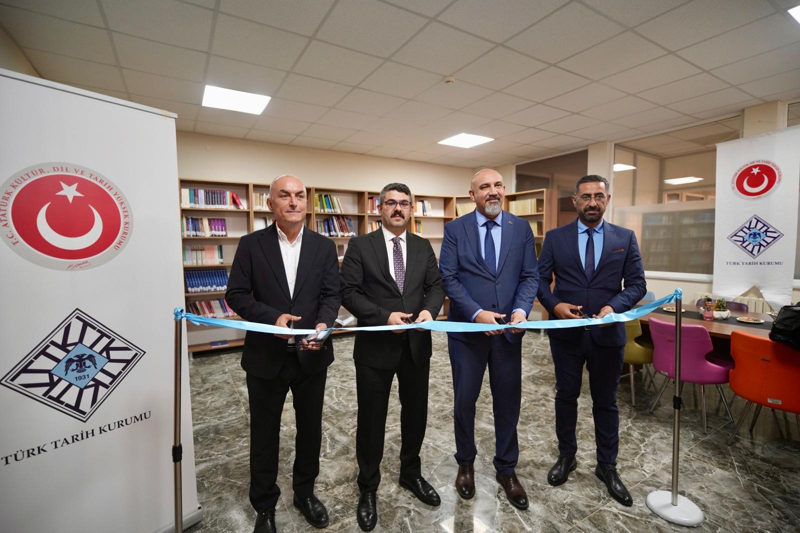 SCÜ’de Yüzüncü  Yıl Kitaplığı Açıldı
