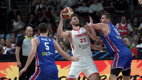 Nikola Jovic'ten 12 Dev Adam'a övgü!