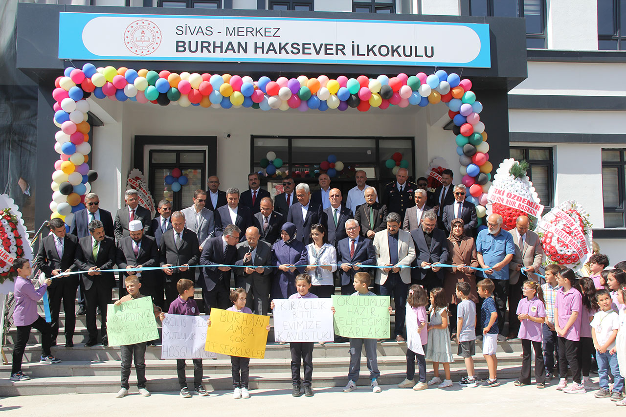 Sivas'ta 100 milyon liralık okulun açılışı yapıldı