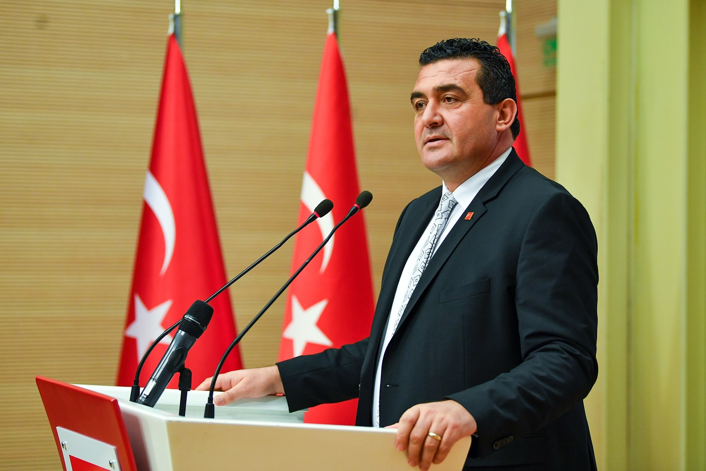 CHP Olağanüstü Kurultay'a Gidiyor! Sivas Vekilinden Açıklama
