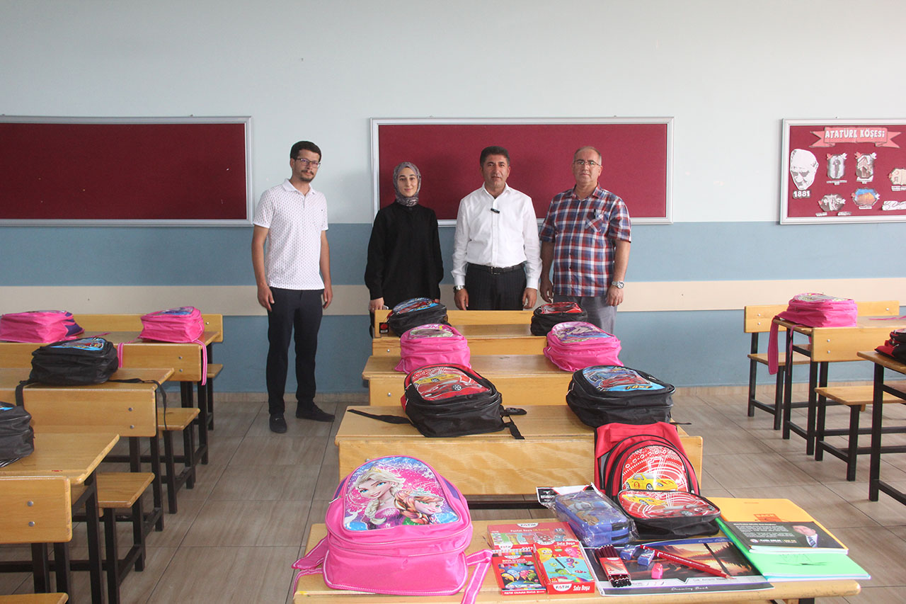 Sivas'ta birinci sınıf öğrencilerine kırtasiye desteği!