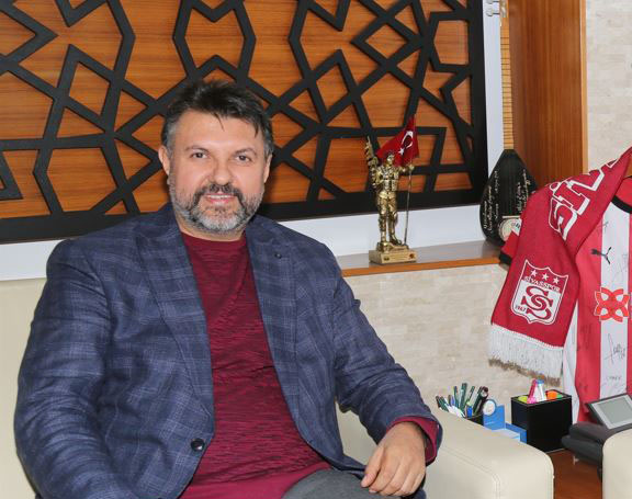 Interpol Eski Başkanından Tutuklanan Sivaslı Emniyet Müdürüne Destek!