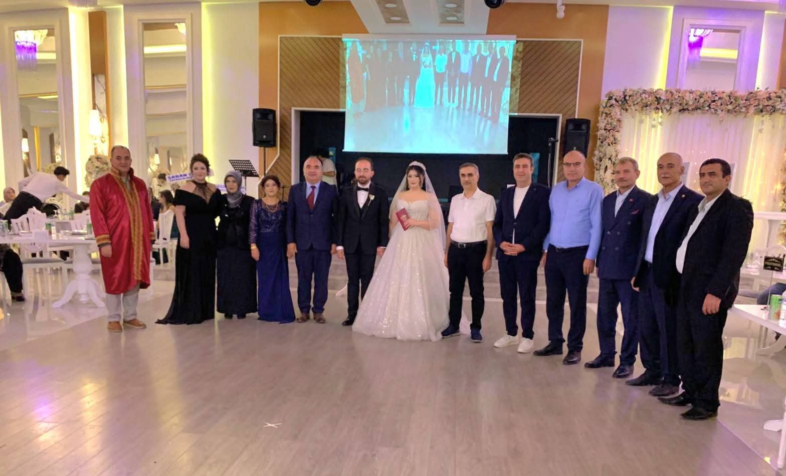 Özçelik ailesinin mutlu günü!