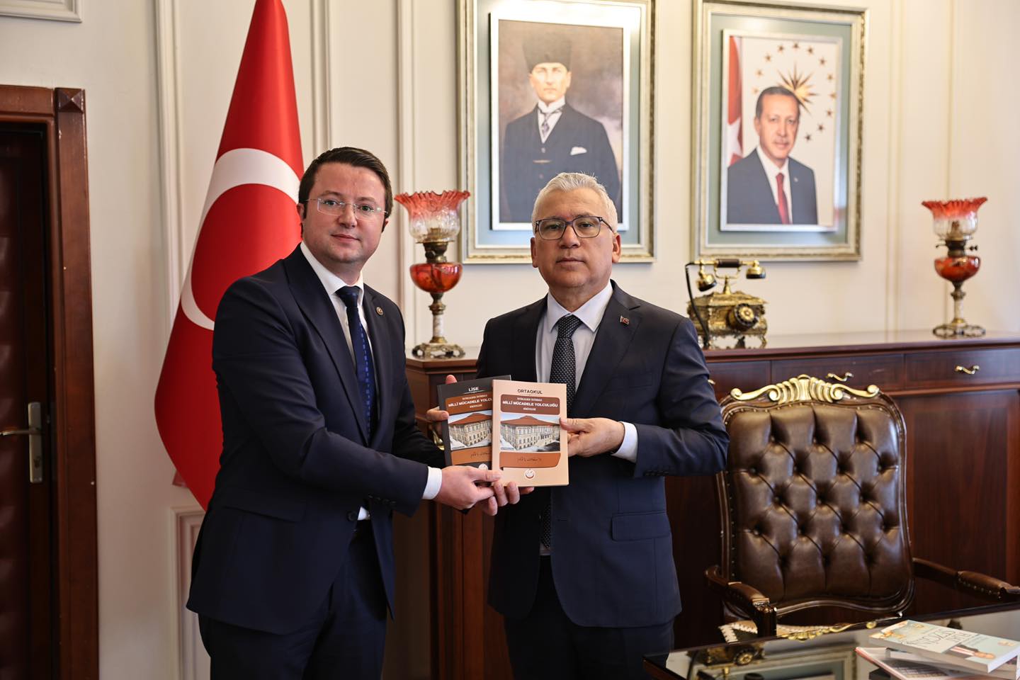 Şimşek’e “Milli  Mücadele” kitabı