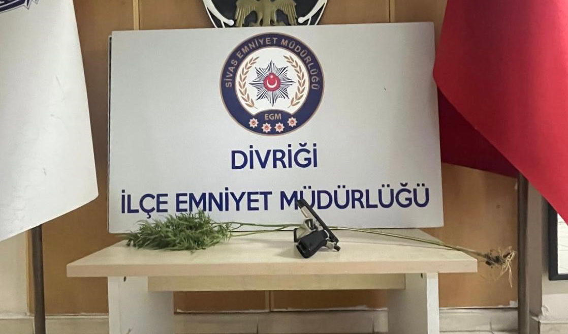 Sivas'ta kağıda emdirilmiş uyuşturucu ele geçirildi!