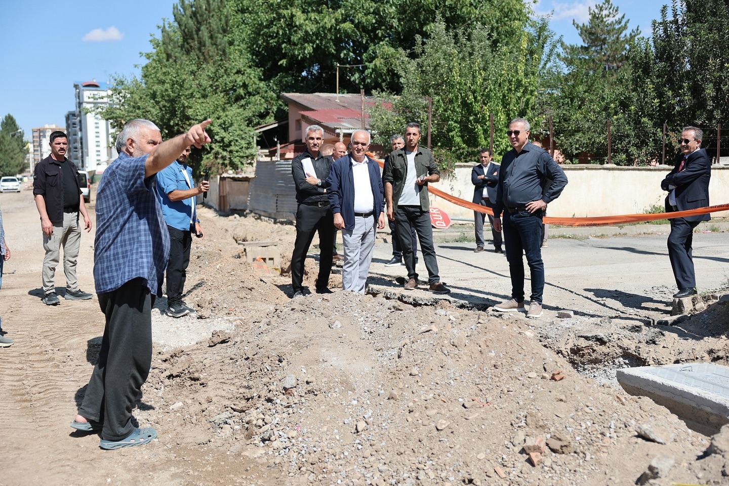 Sivas Belediyesi’nden Birlik Caddesi’nde İnceleme