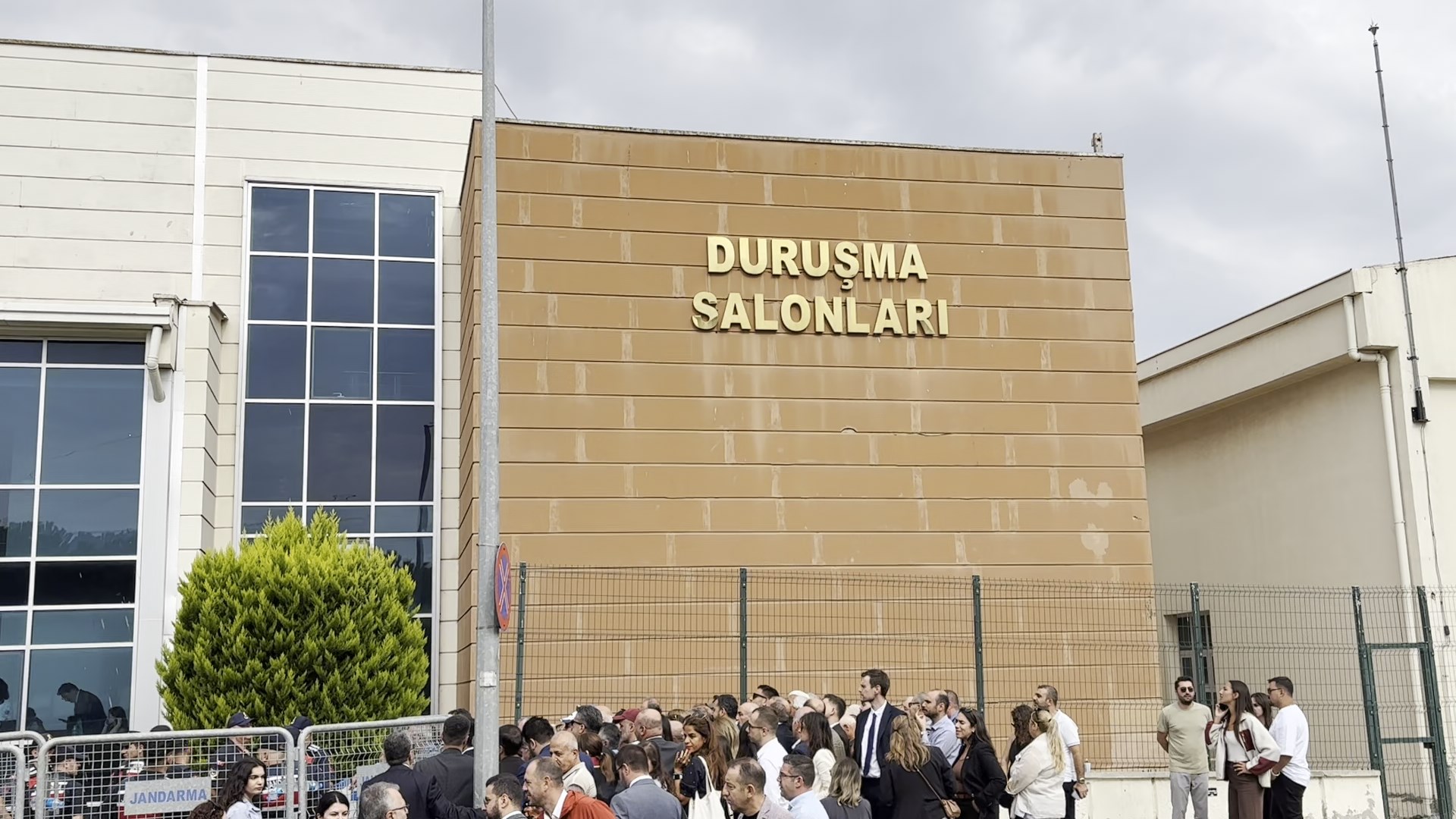 İmamoğlu ilk kez hakim karşısında