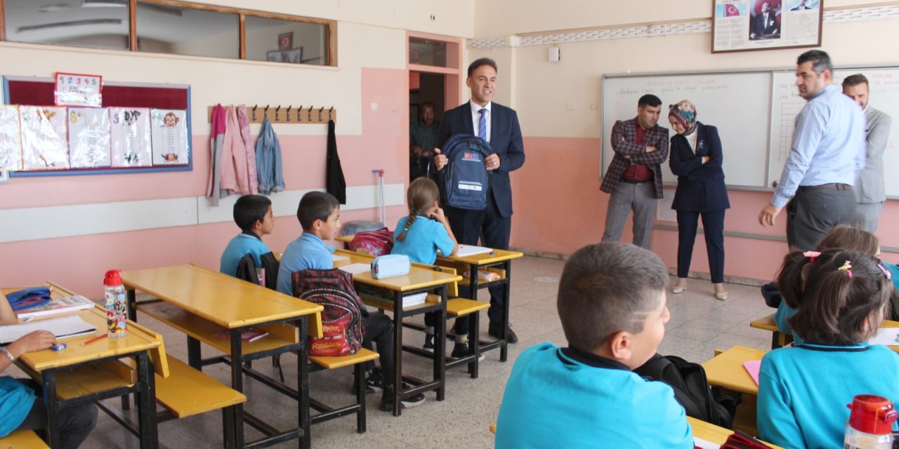 TKDK'dan Sivas'ta öğrencilere kırtasiye yardımı!