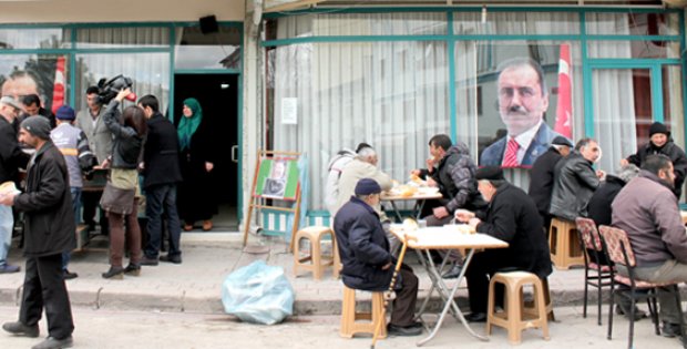 Deniz Yıldızları Helva Dağıttı