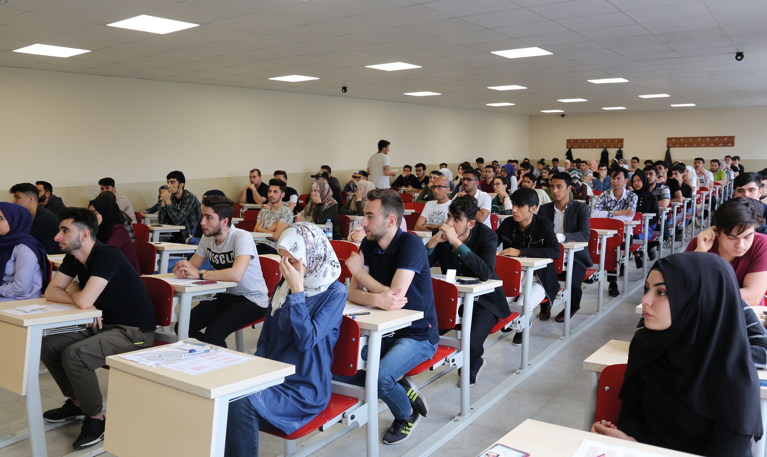 19 milyon genç üniversiteyi bıraktı