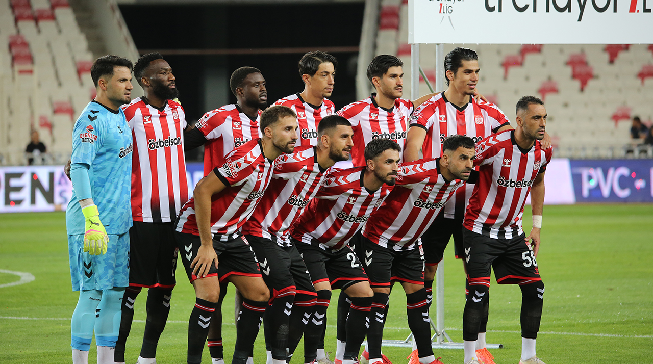 Sivasspor’da Transfer Fırtınası: 16 Geldi, 21 Gitti