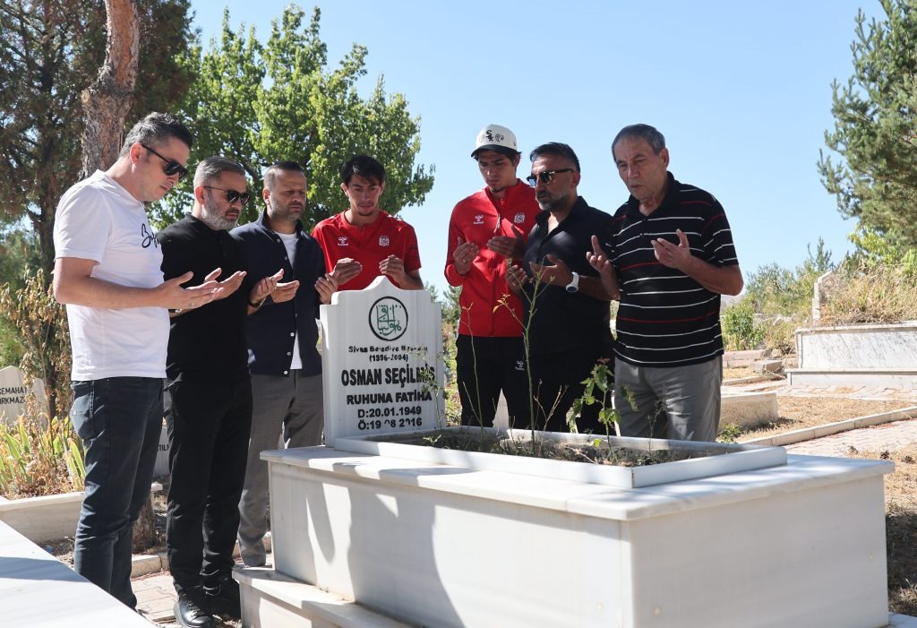 Sivasspor, 17 Eylül Olaylarında Hayatını Kaybeden Taraftarları Andı