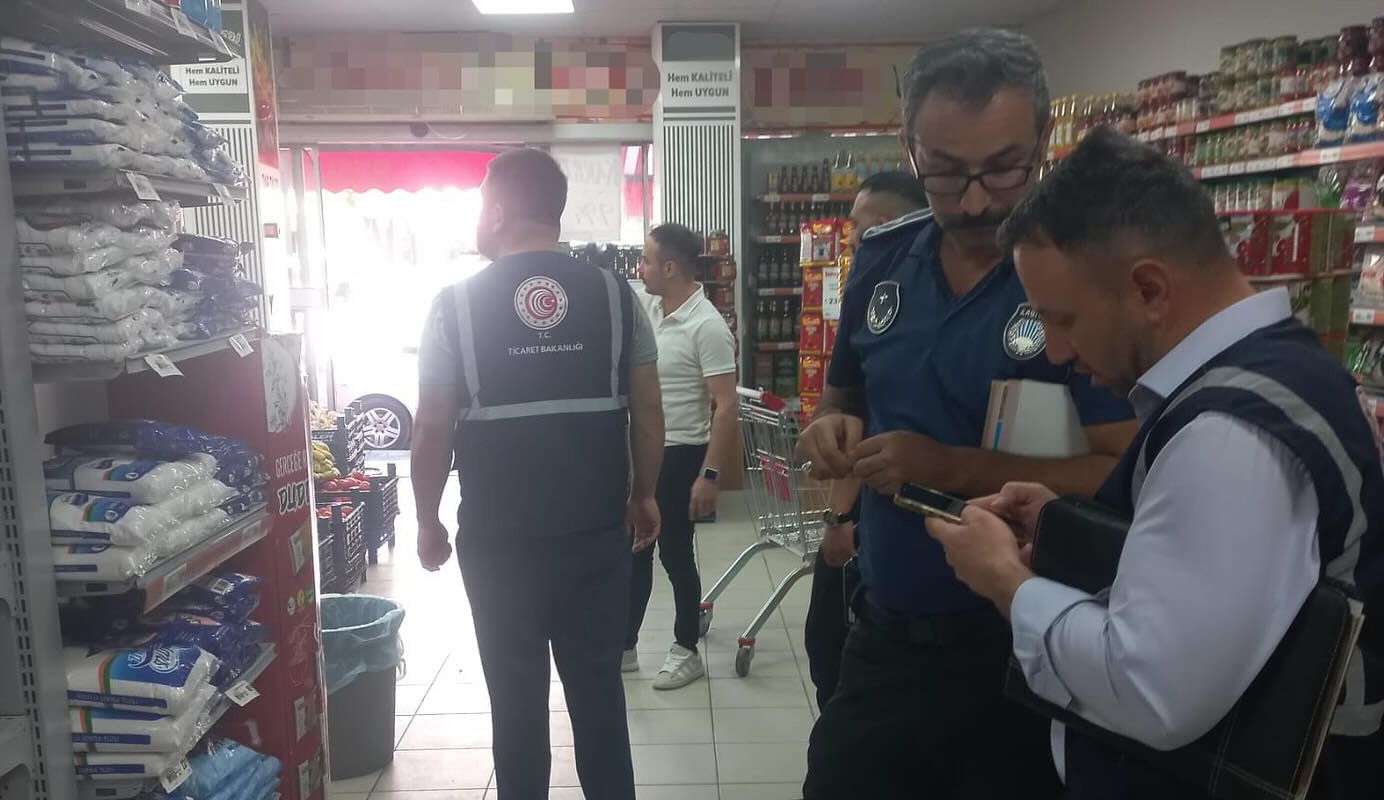 Sivas'ta marketler mercek altında! Tek tek denetleniyor