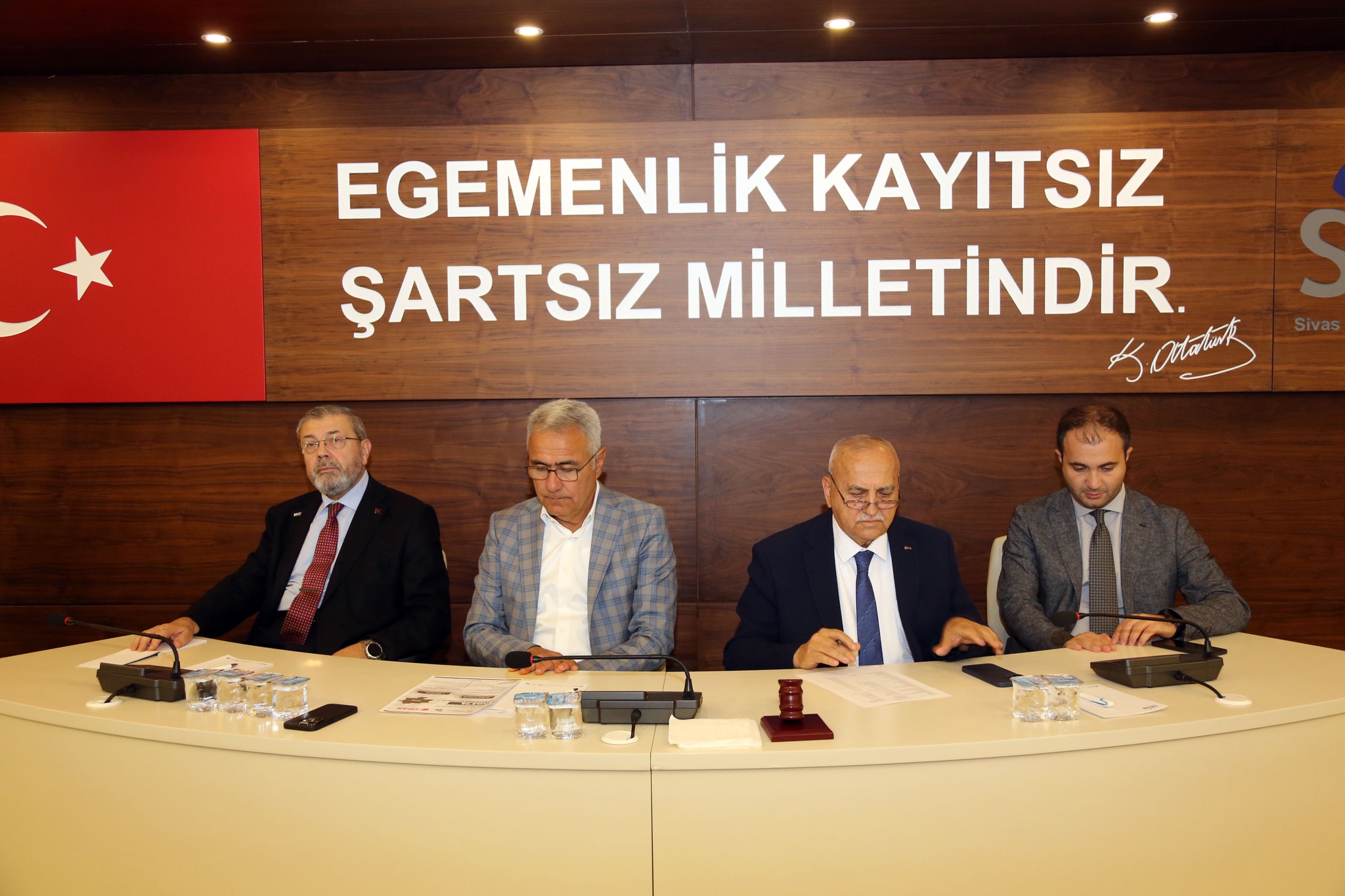 Sanayi tesisleri Sivas'a taşınmalı!