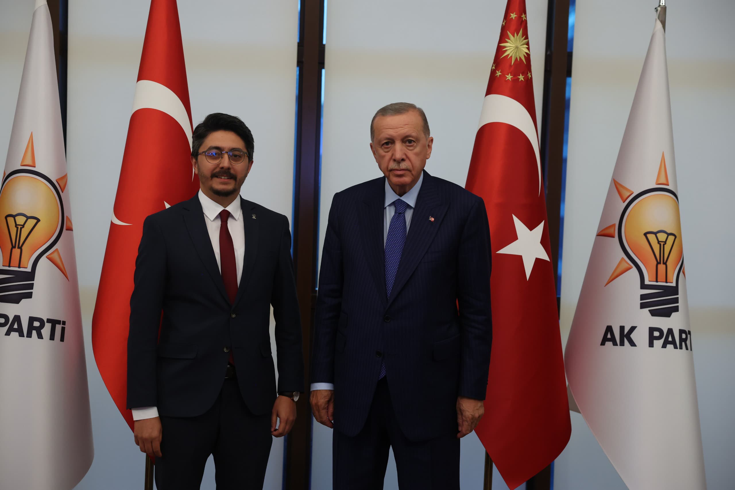 AK Parti'li isim istifa etti!