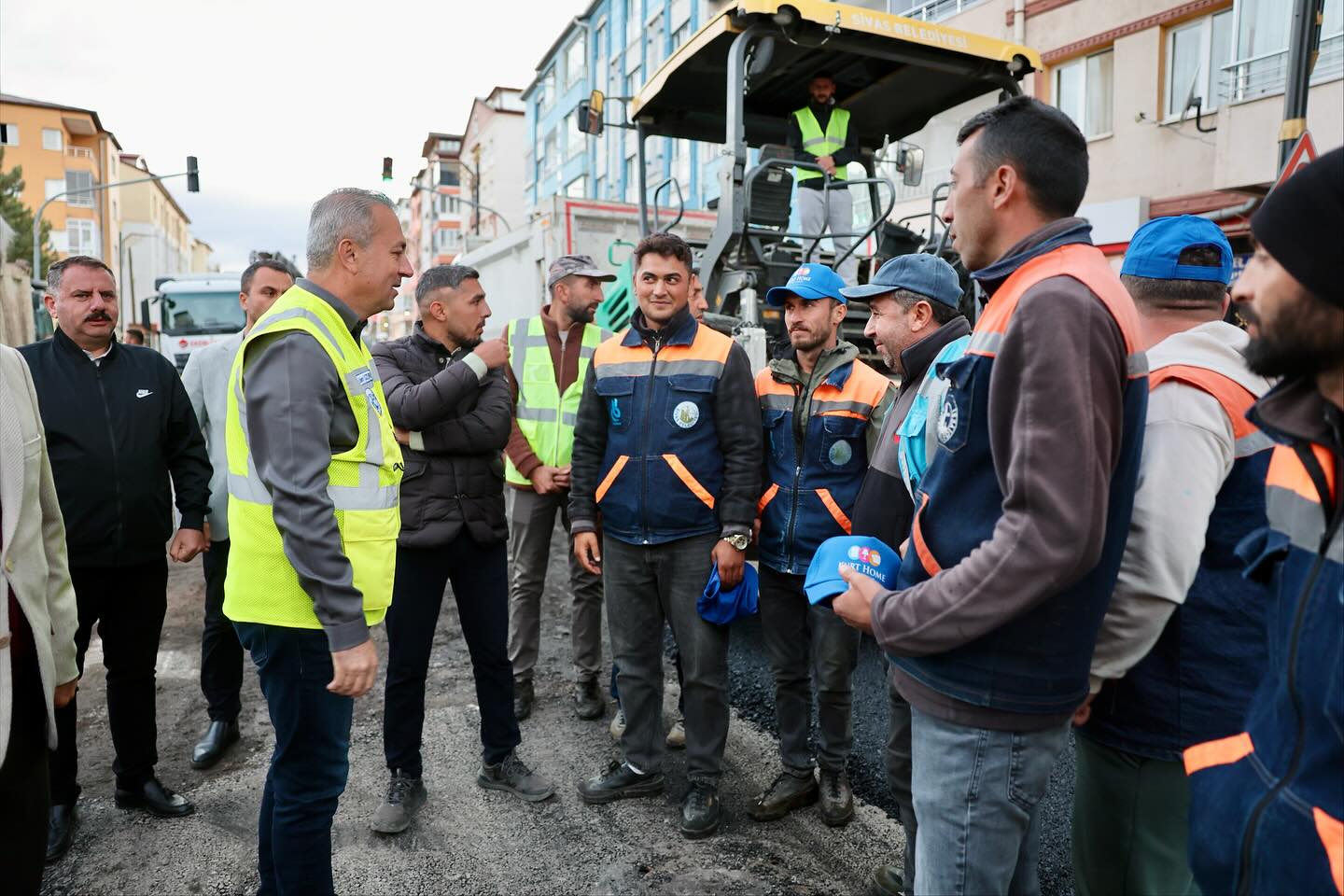 Başkan Uzun: Ulaşım ağı yenileniyor