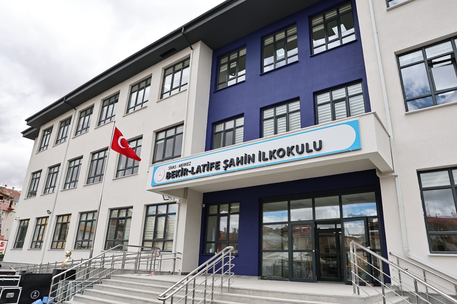 Bekir-Latife Şahin İlkokulu Açılıyor