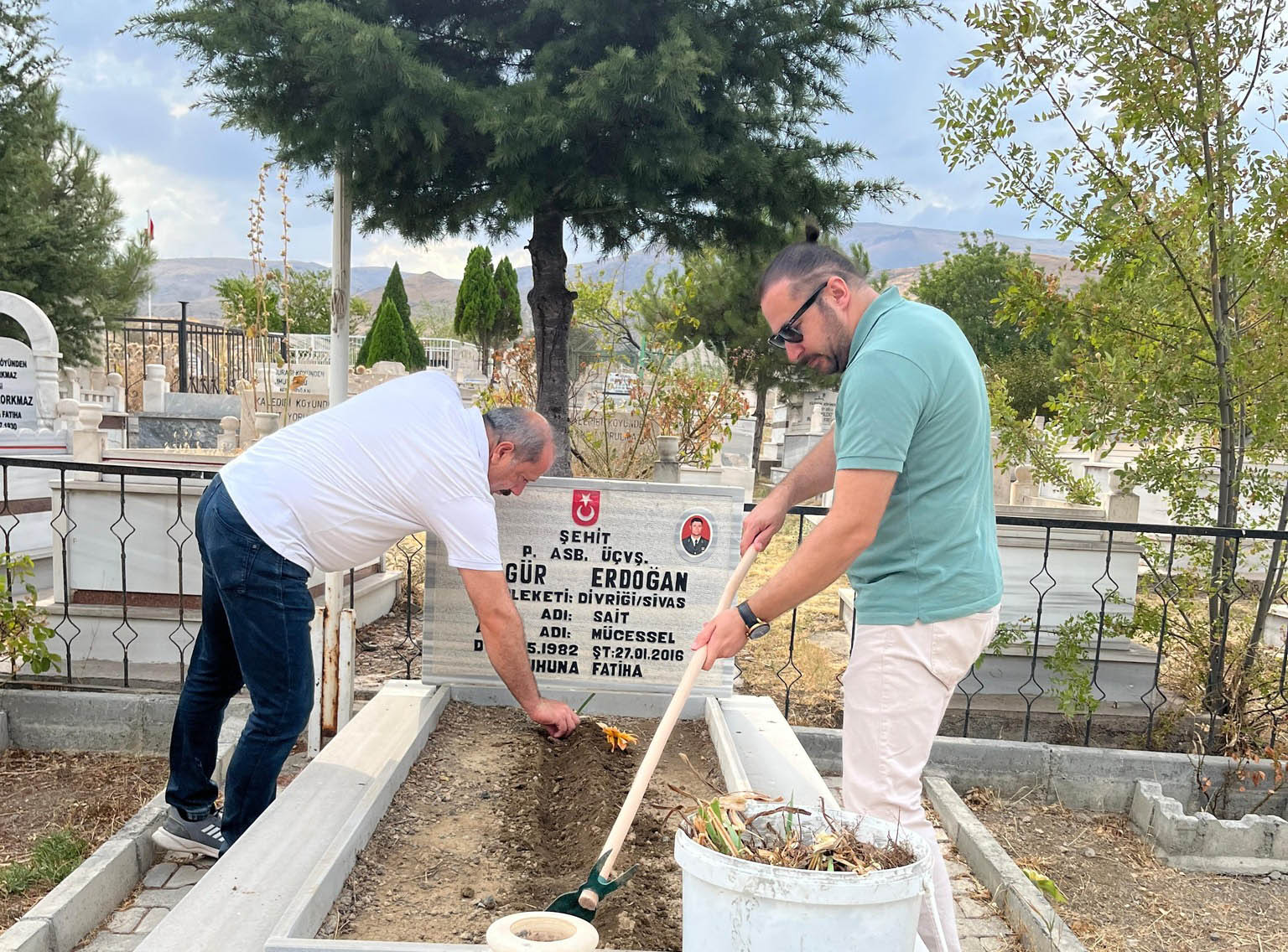 Sivas'ta şehit mezarları temizlendi