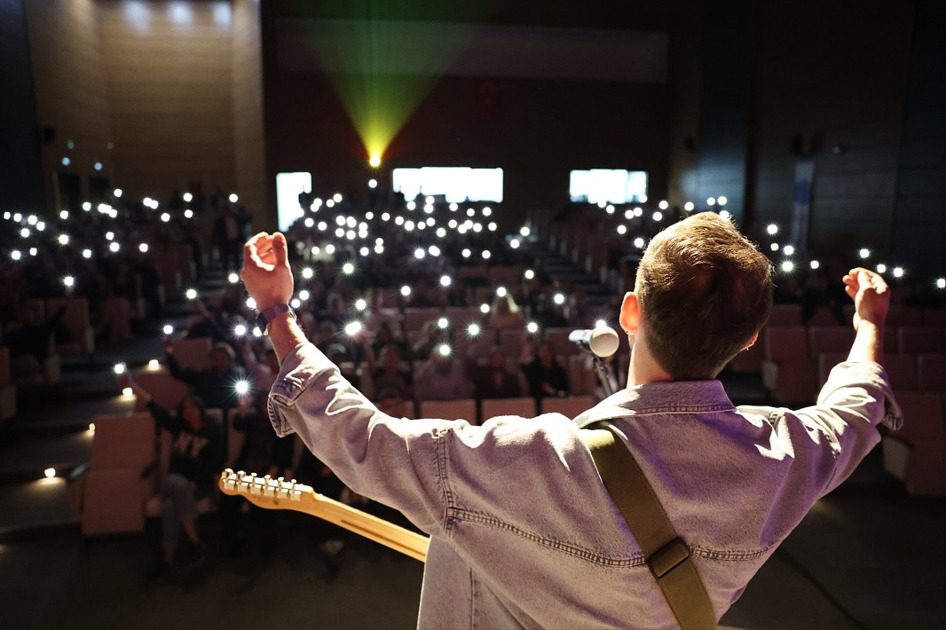 SBTÜ öğrencileri yeni döneme konserle başladı
