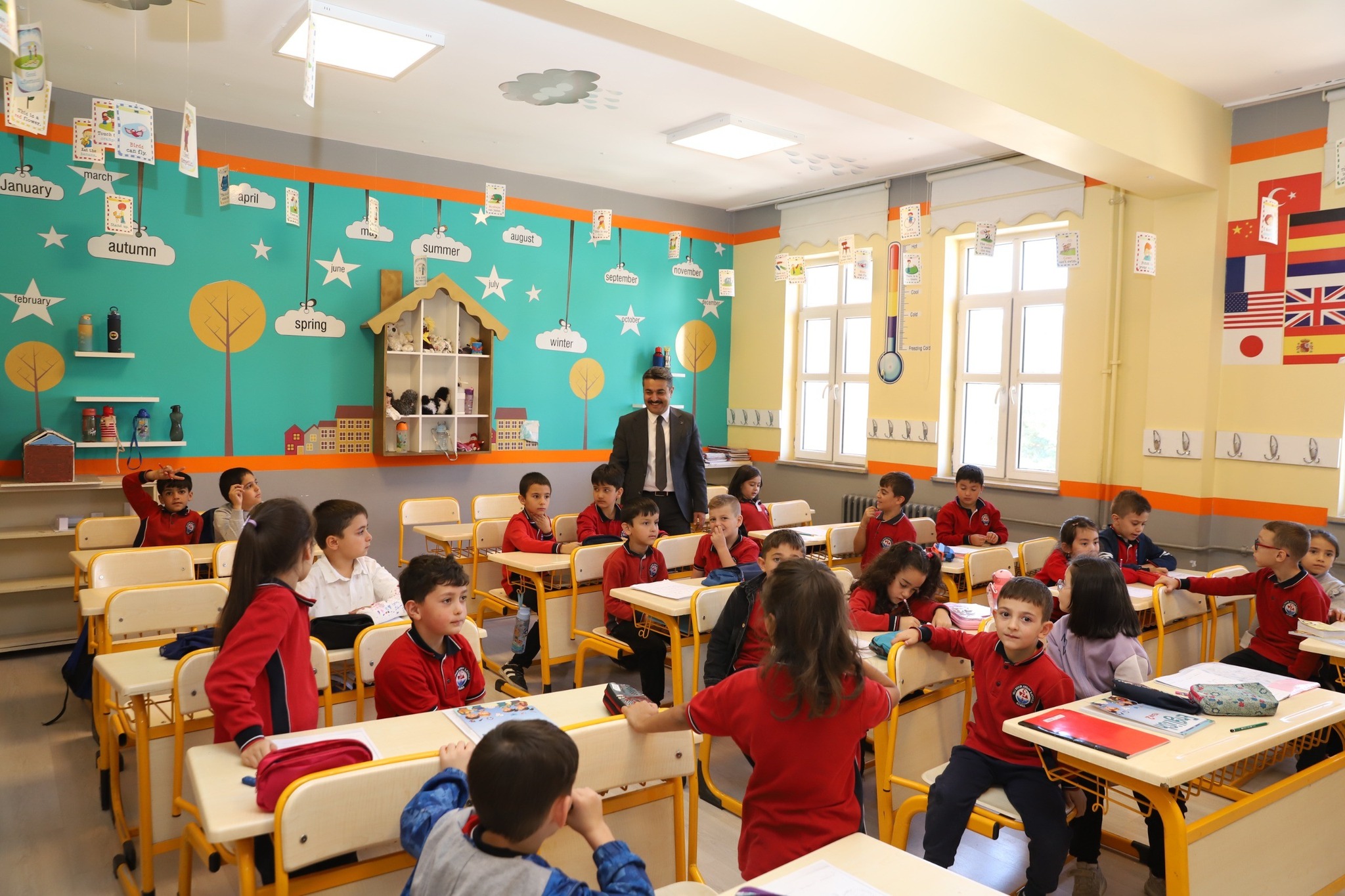Erdoğan: "Yaşantımızla öğrencilere örnek olmalıyız"