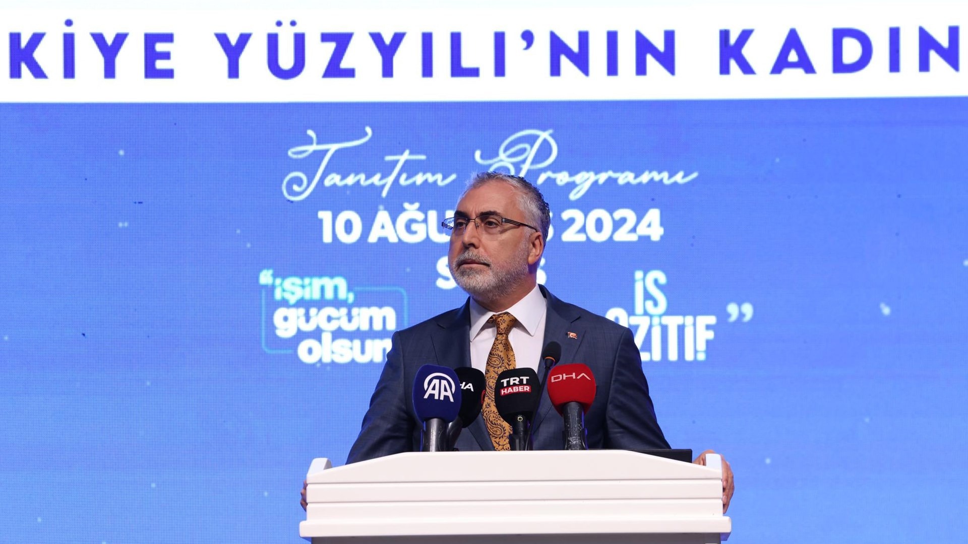 Çalışma saatleri kısalacak mı? Vedat Işıkhan açıkladı!