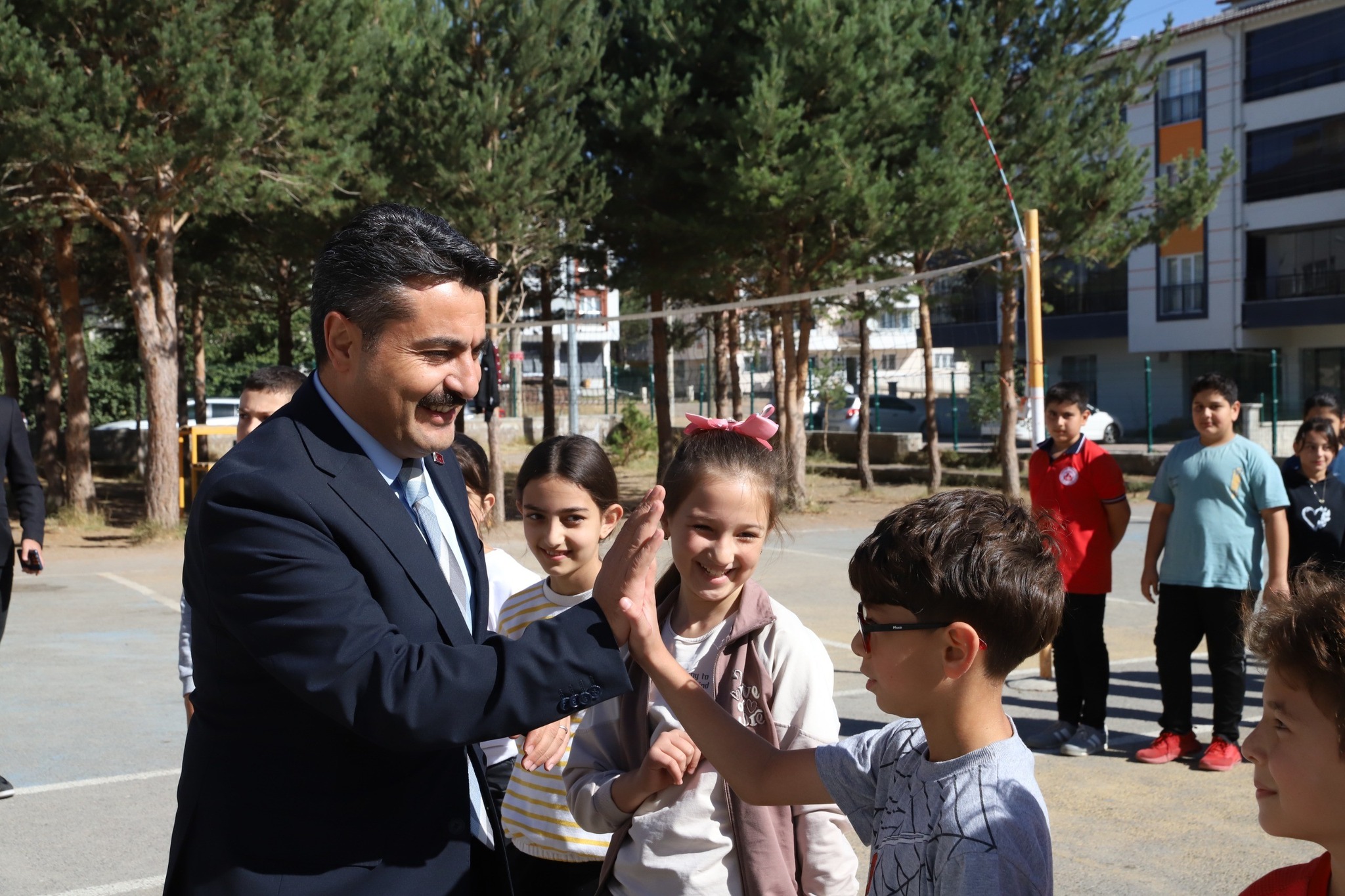 Sivas Milli Eğitim Müdürü Erdoğan'dan 3 okula ziyaret