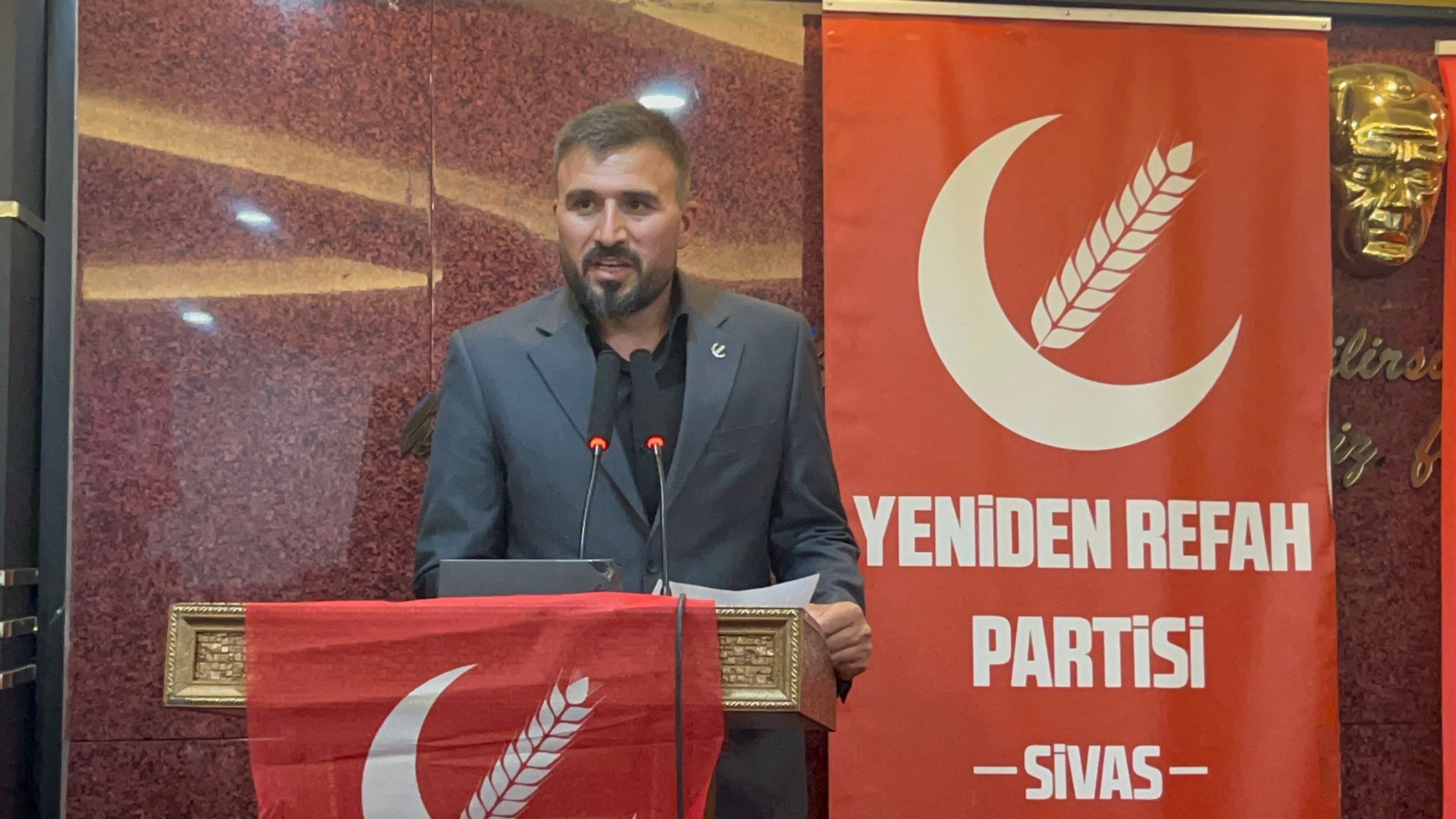 Yeniden Refah sahaya iniyor: "Halkımızla iç içe olacağız"
