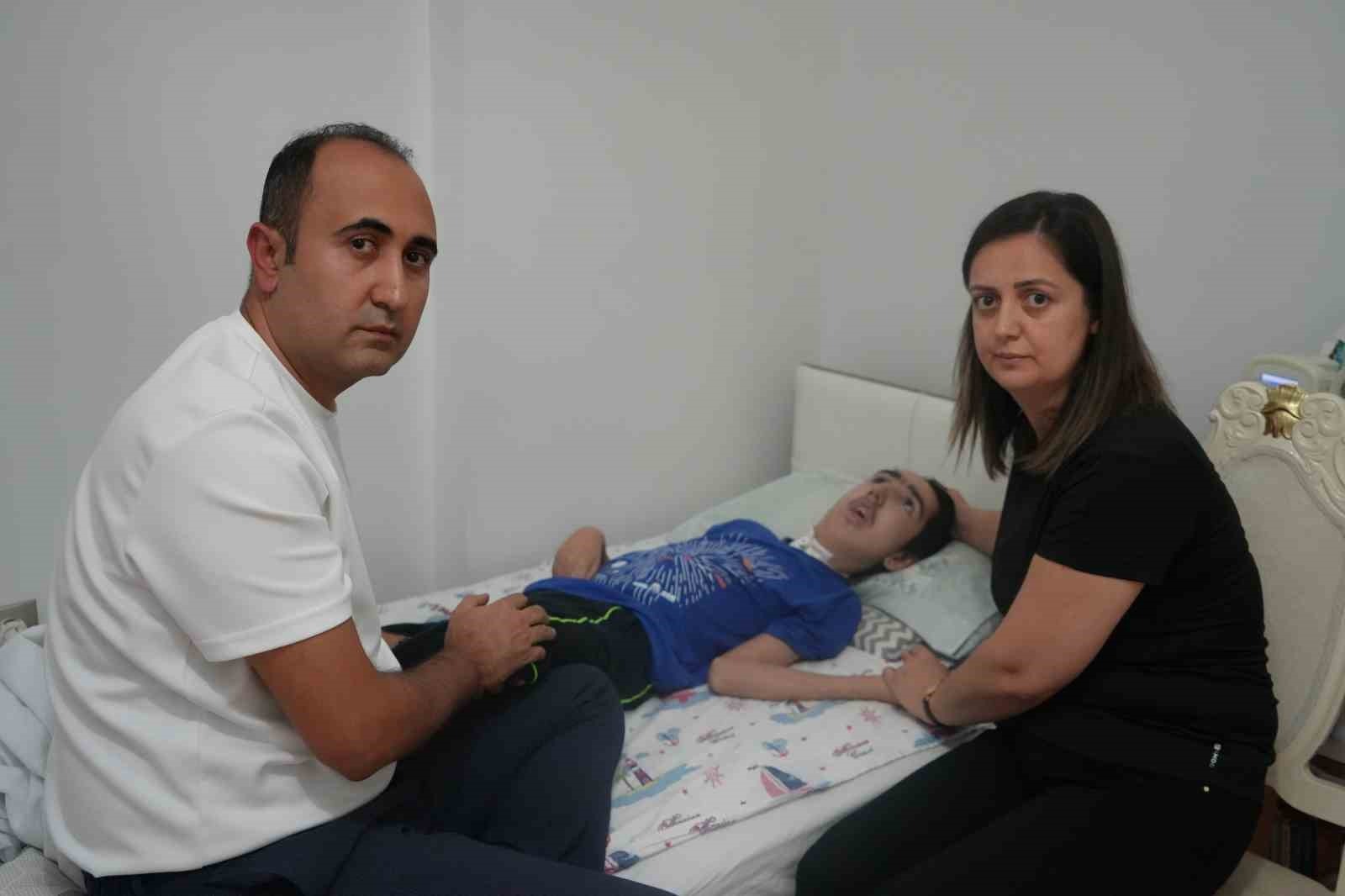 Bademcik ameliyatı sonrası engelli kaldı...