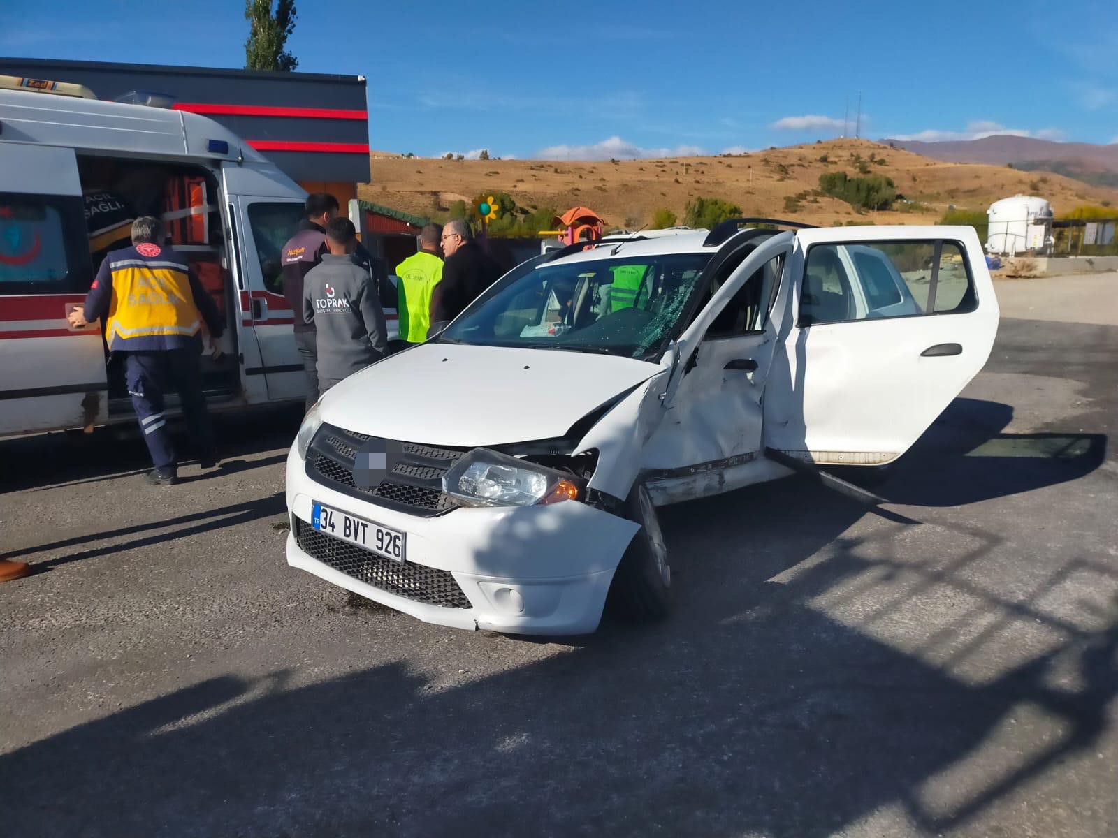 Sivas trafik kazası: 4 yaralı