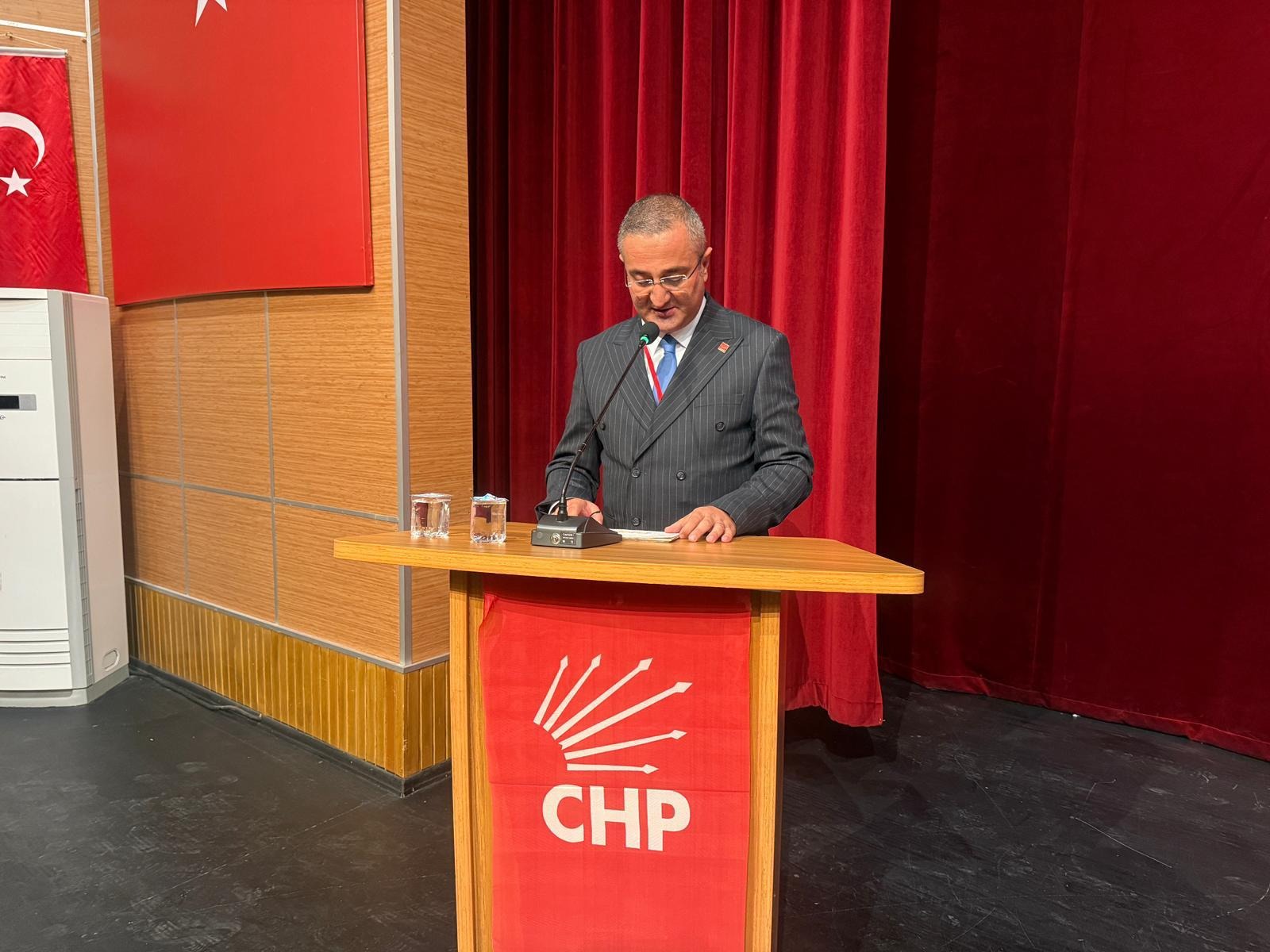 CHP'de Ergüder Sümbüloğlu Yeniden Başkan