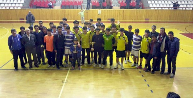 YARI FİNALDELER