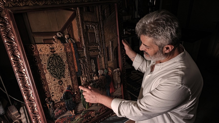 "Neva" ile ahşap eserler üretiyor
