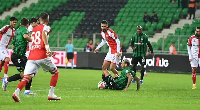 Sakaryaspor-Sivasspor maçında inanılmaz hata! Hükmen mağlubiyet gündemde