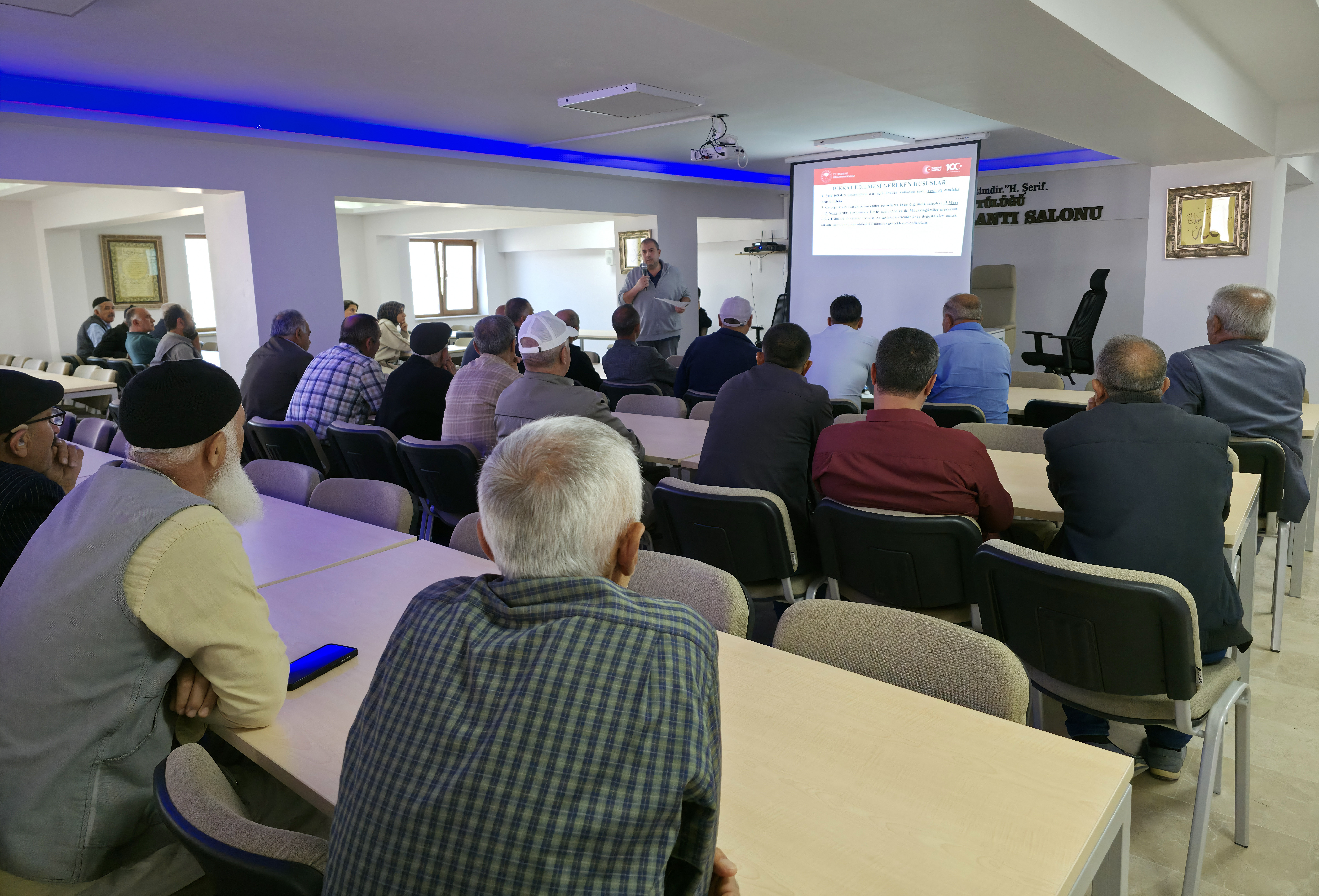 Sivas'ta çiftçilere destekleme modeli anlatıldı