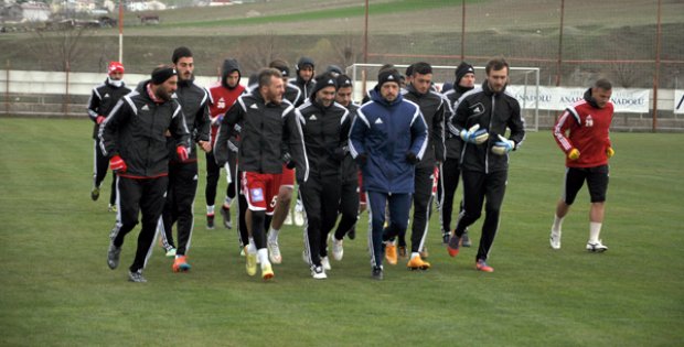 Yiğido Kanarya´ya Bileniyor