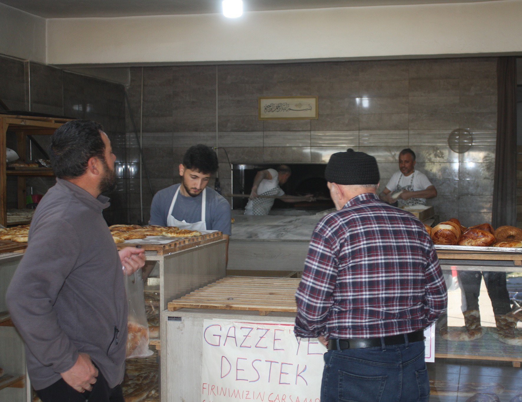 Sivas’ta fırıncı günlük kazancını Gazze’ye bağışladı