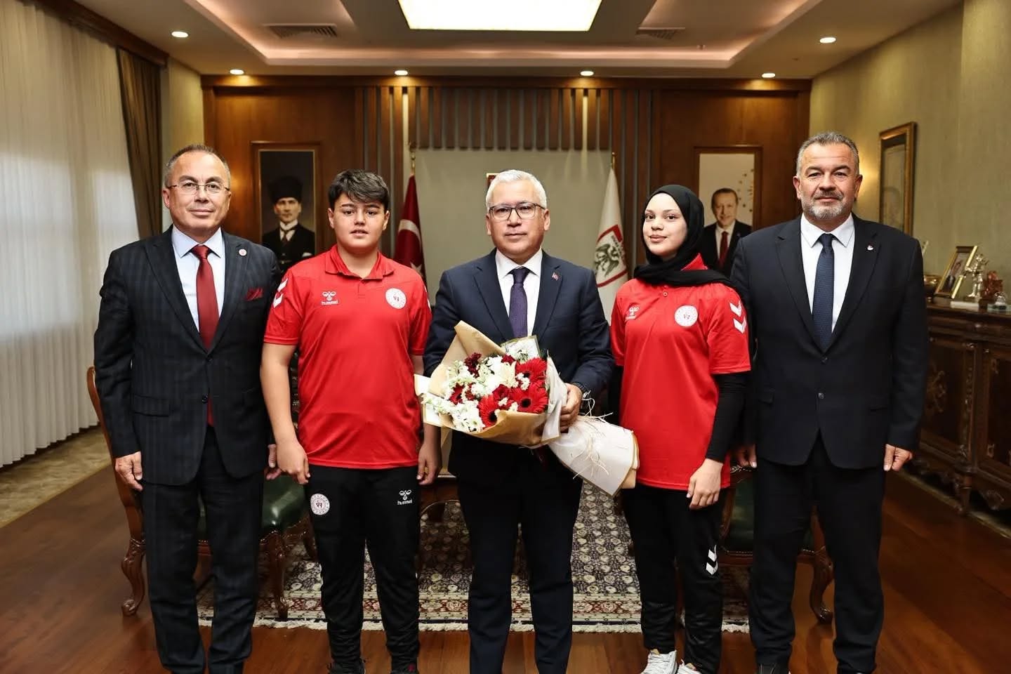 Sivas’ta sporun yıldızlarından protokol ziyareti