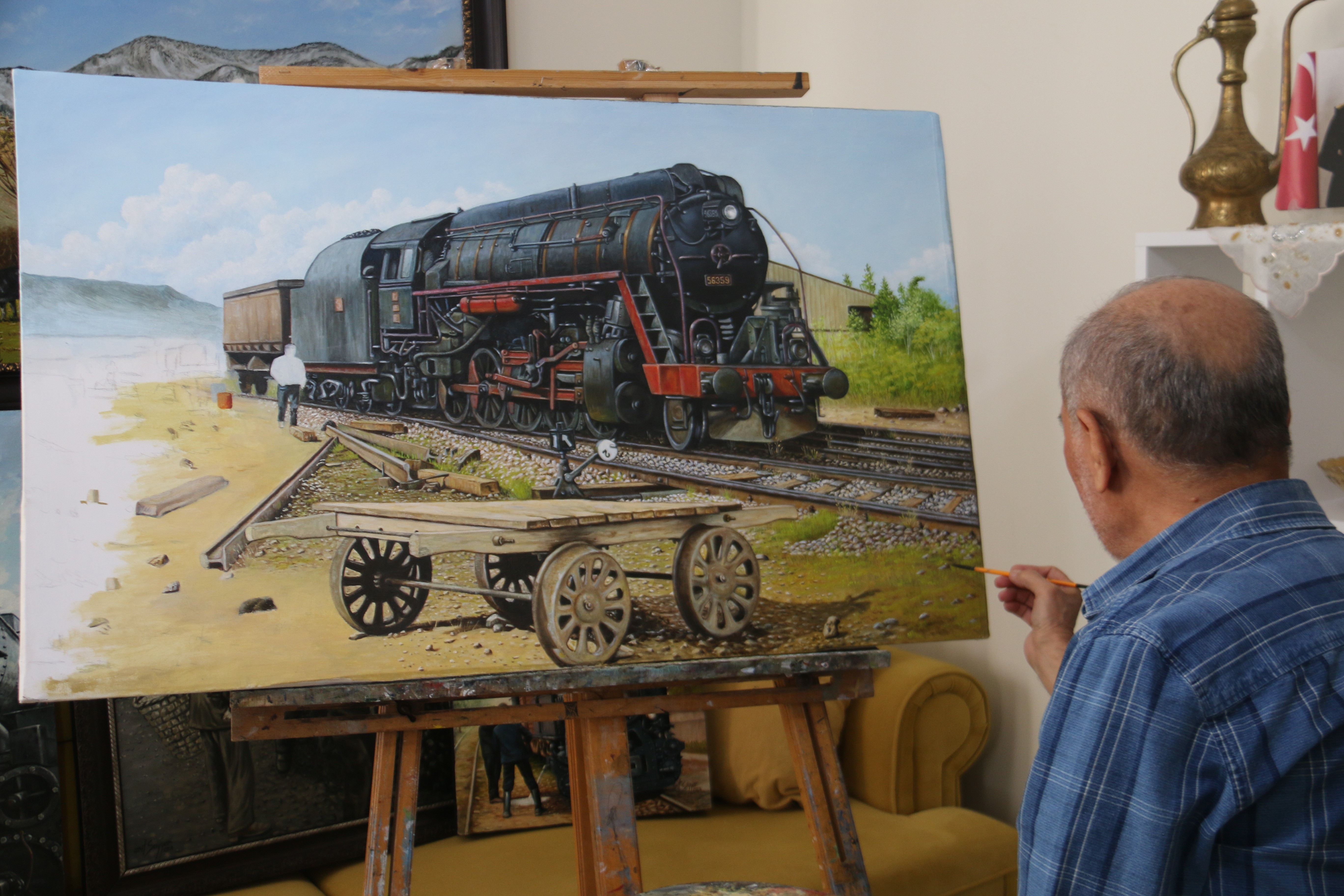 Sivaslı Emekli Demiryolcu, Tren Tutkusunu Resimlerle Sürdürüyor