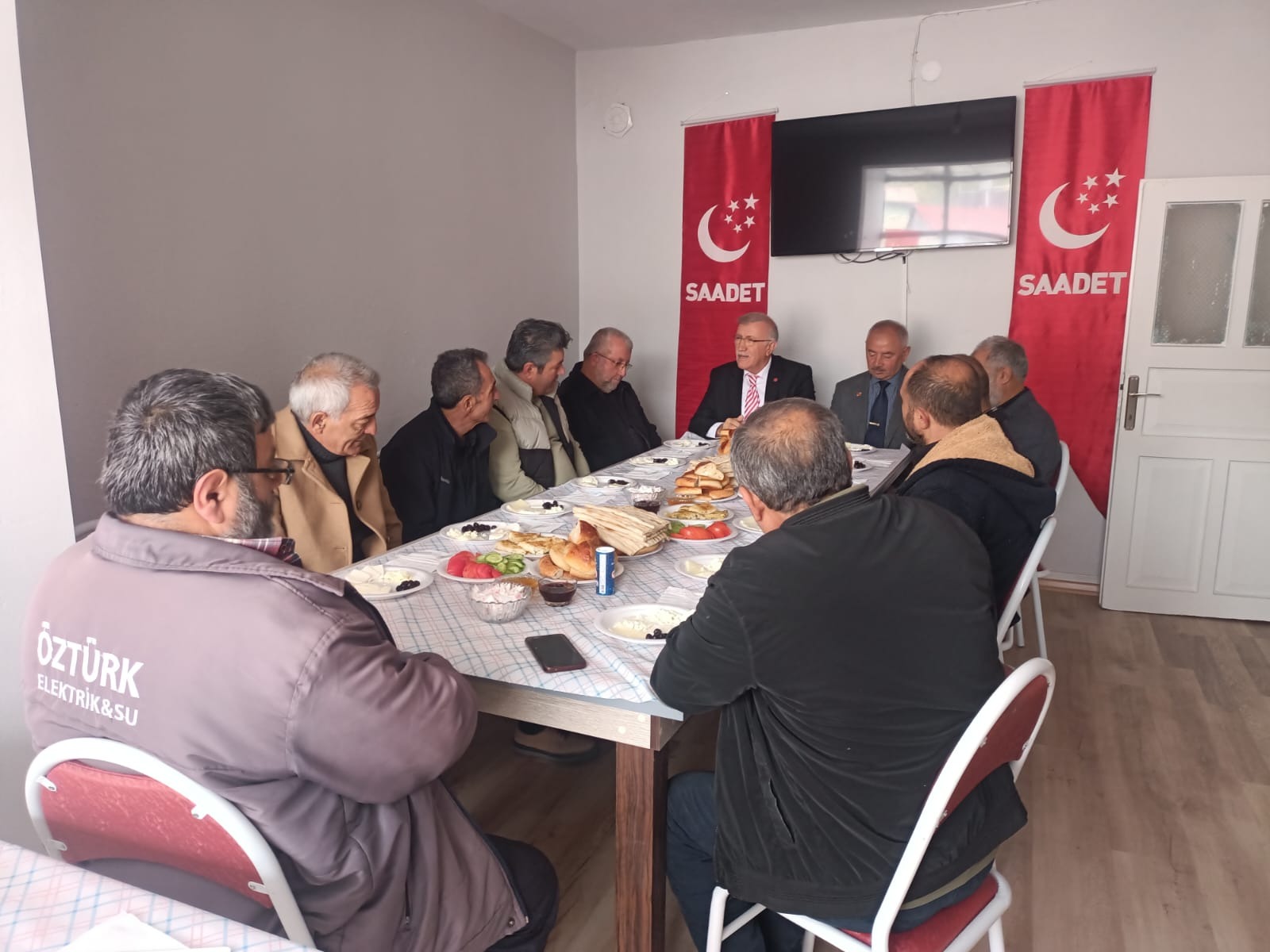 Saadet Parti'liler Gürün'de muhtarlarla bir araya geldi