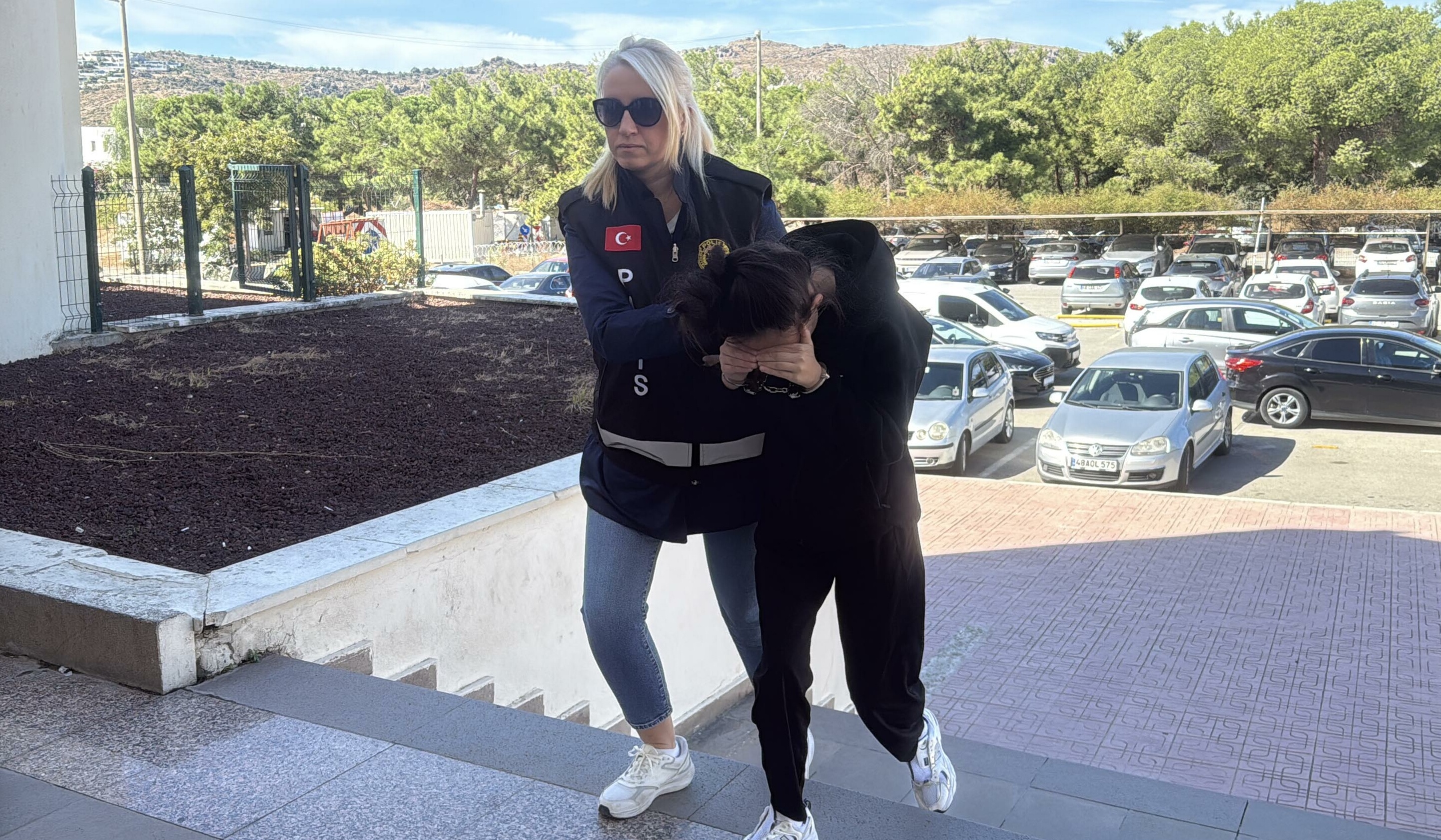 Lojmanda Doğurduğu Bebeğini Terasa Bırakan Anne Adliyeye Sevk Edildi