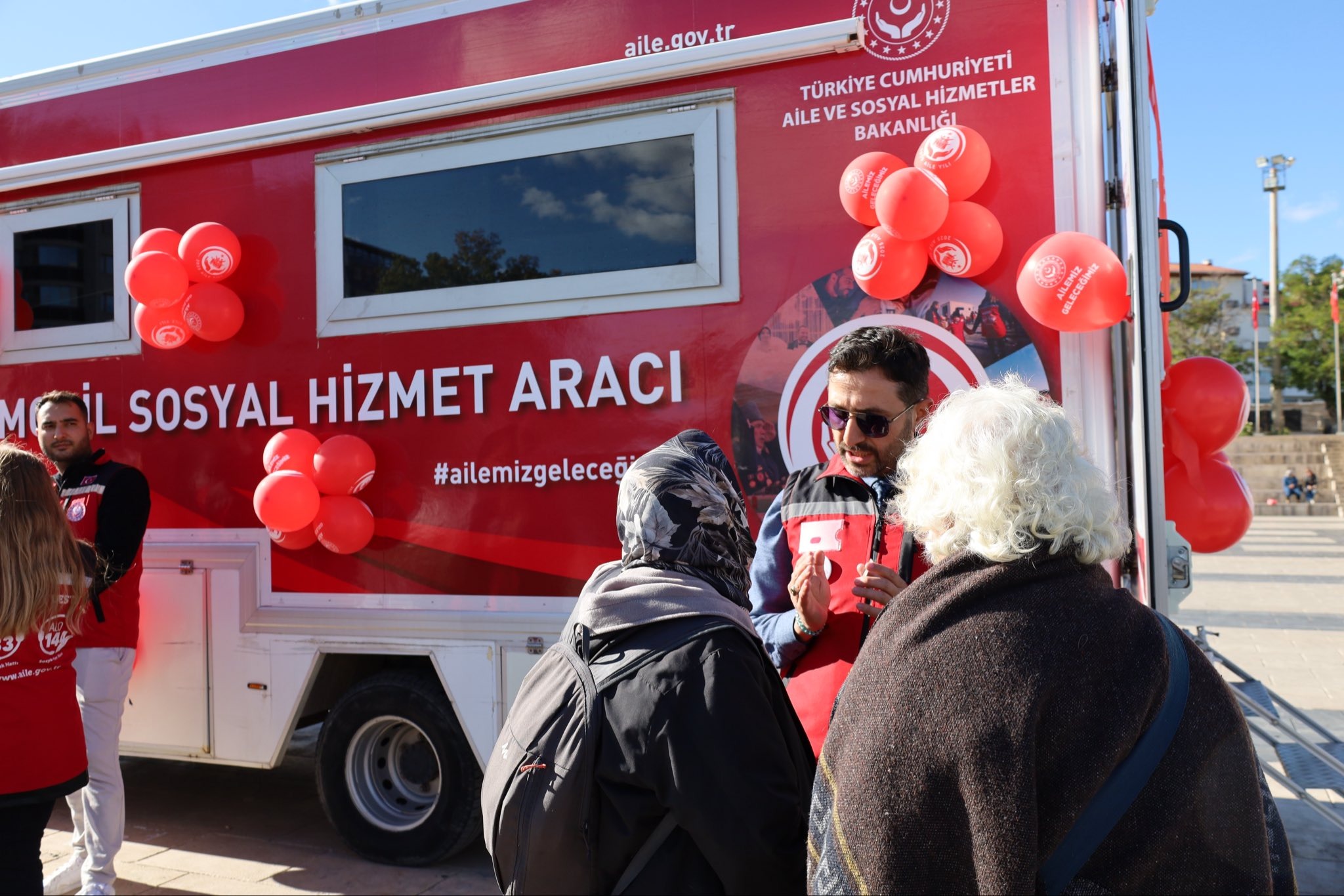 Sivas’ta Mobil Sosyal Hizmet Aracı Tanıtıldı