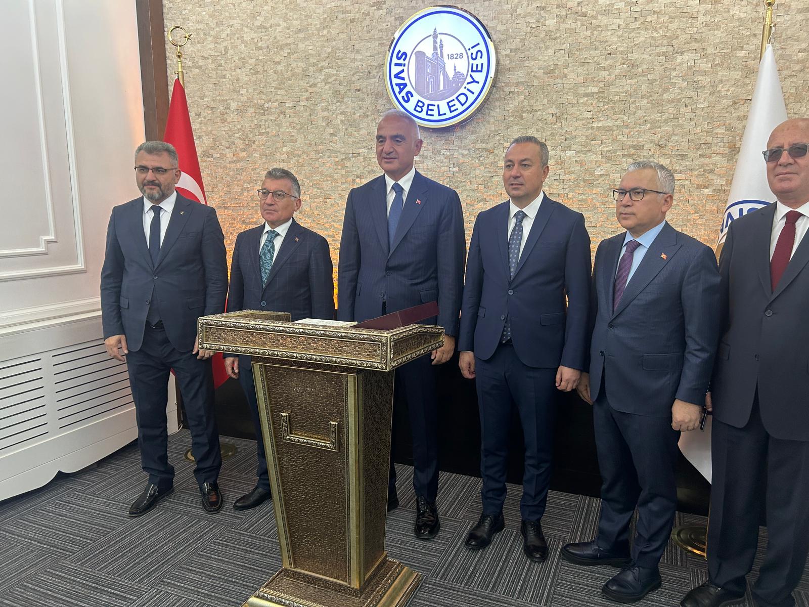 Bakan Ersoy, Sivas'taki çalışmaları dinledi