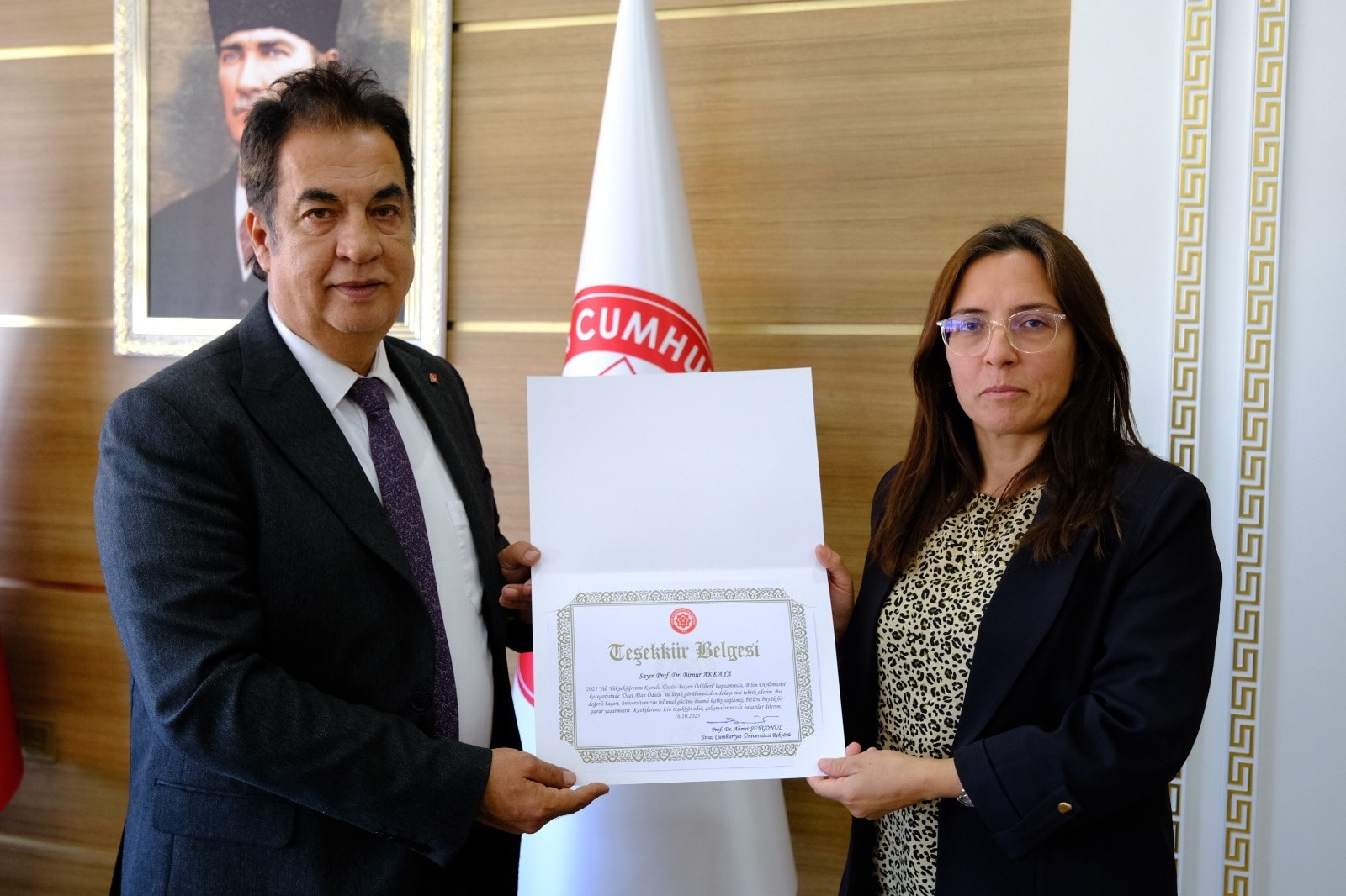 Üstün Başarı ödülleri sahiplerini buldu! Akkaya'ya "Bilim Diplomasisi" Ödülü