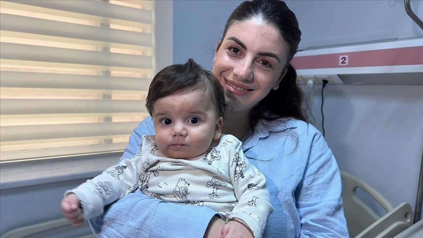 Minik bebek kalbinde açılan "tünel"le rahat nefese kavuştu