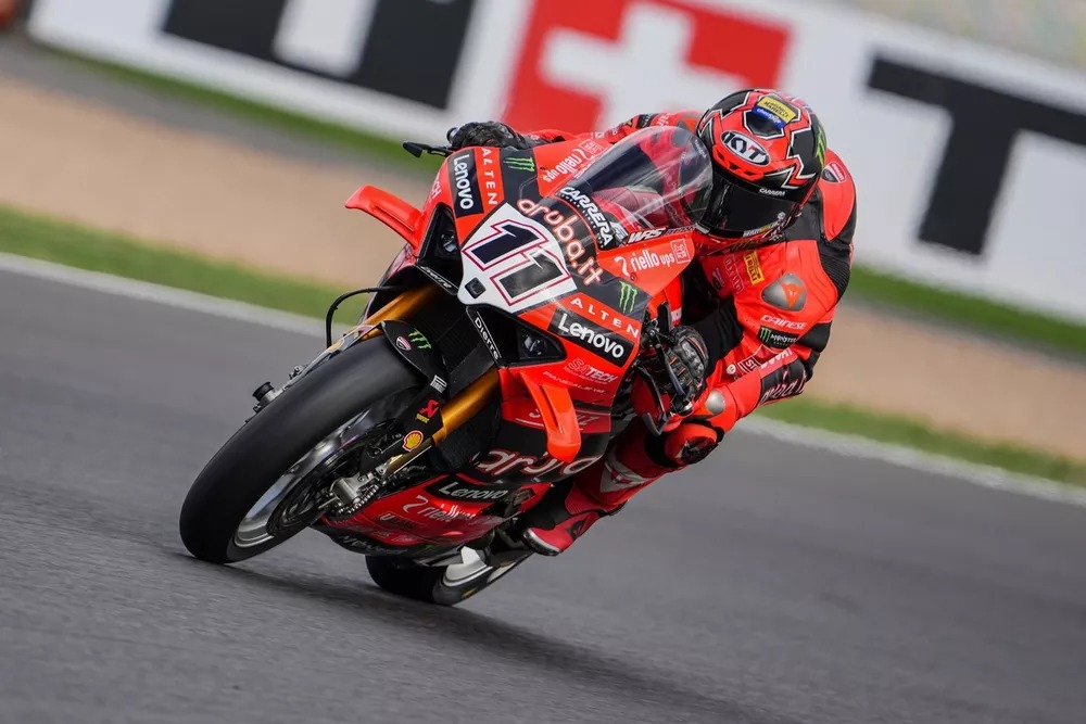 Superbike'da büyük skandal: Toprak Razgatlıoğlu'nu itti!