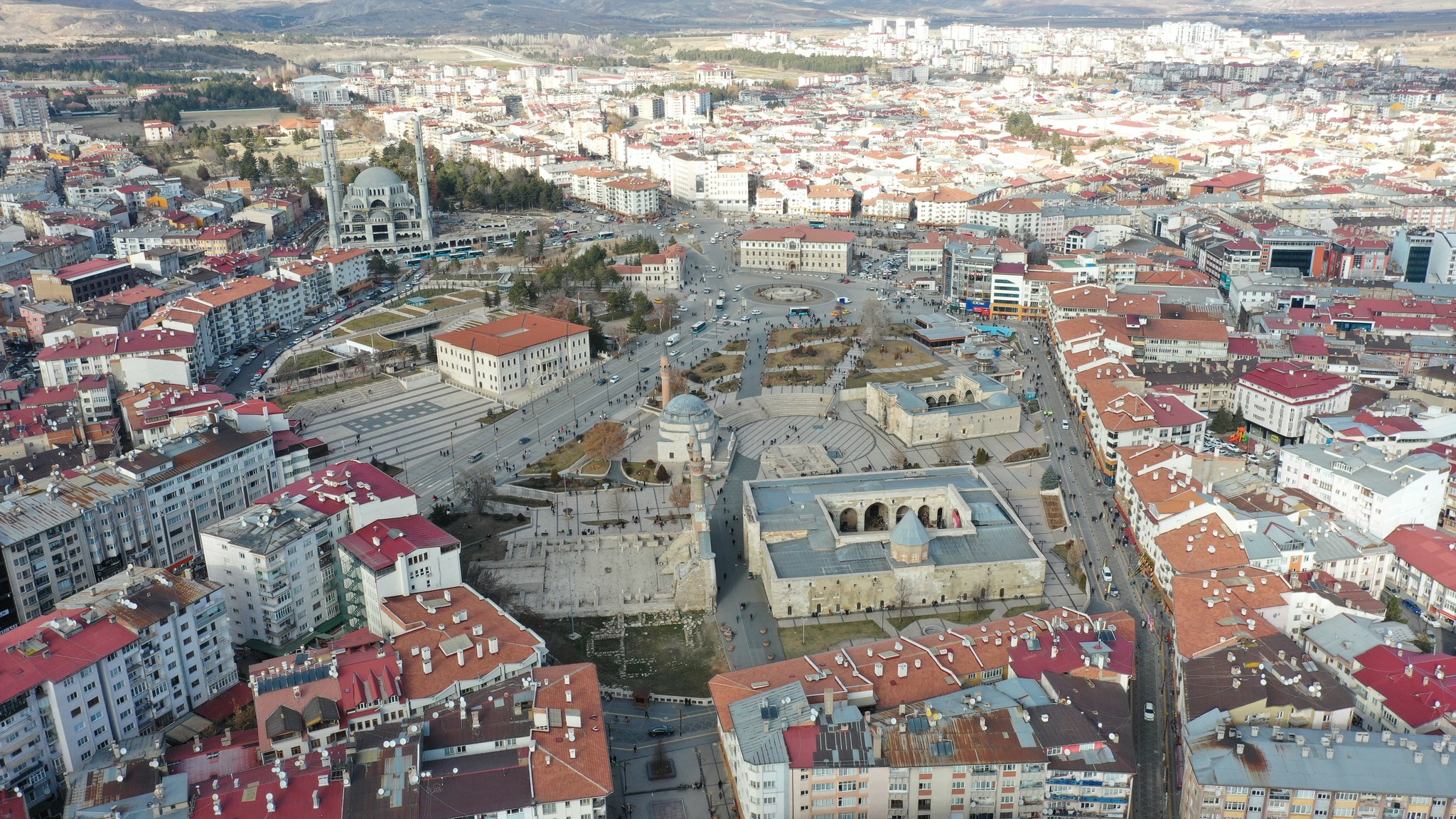 Sivas’ta 1 ayda bin 382 araç trafiğe katıldı