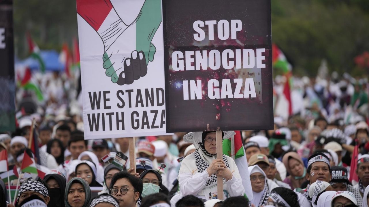 Genocide ne demek? Stop the genocide ne demek Türkçesi