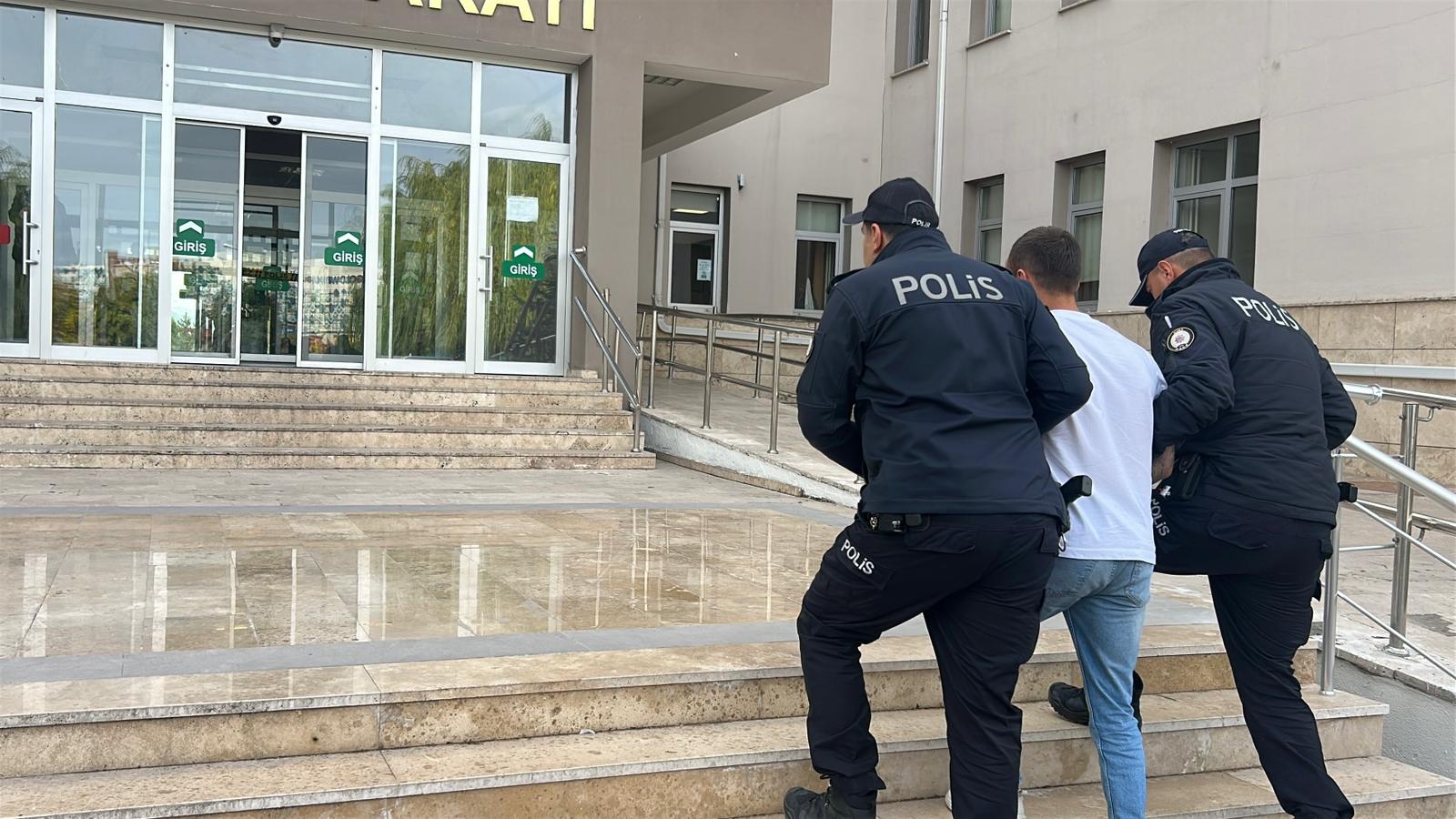 Sivas'ta şehit babasına "dilenci" diyen halk otobüsü şoförü  adliyeye sevk edildi